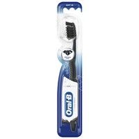 Oral-B Charcoal Whitening Therapy Soft 35 Toothbrush 1 Τεμάχιο - Μαλακή Οδοντόβουρτσα για Λεύκανση με Ίνες Εμπλουτισμένες με Άνθρακα