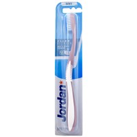 Jordan Clean Between Toothbrush Soft 0.01mm 1 Τεμάχιο, Κωδ 310036 - Ροζ - Μαλακή Οδοντόβουρτσα για Βαθύ Καθαρισμό με Εξαιρετικά Λεπτές Ίνες