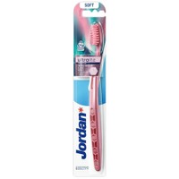 Jordan Ultralite Toothbrush Soft 1 Τεμάχιο Κωδ 310094 - Ροζ - Μαλακή Οδοντόβουρτσα για Βαθύ Καθαρισμό με Εξαιρετικά Λεπτές Ίνες