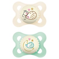 Mam Original Night Silicone Soother 2-6m 2 Τεμάχια Κωδ 110SUc - Κρεμ / Φιστικί - Ορθοδοντική Πιπίλα Σιλικόνης που Λάμπει στο Σκοτάδι με Θήκη Μεταφοράς