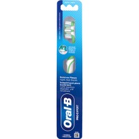 Oral-B Pro Expert Deep Clean Medium Toothbrush 1 Τεμάχιο - Πράσινο - Χειροκίνητη Οδοντόβουρτσα με Μεσαίας Σκληρότητας Ίνες για Αφαίρεση Πλάκας & Αντιμετώπιση της Κακοσμίας του Στόματος