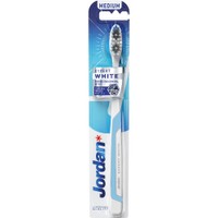 Jordan Expert White Medium Toothbrush 1 Τεμάχιο - Γαλάζιο - Οδοντόβουρτσα Μέτριας Σκληρότητας για Λεύκανση με Ίνες Εμπλουτισμένες με Άνθρακα