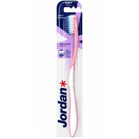 Jordan Clean Between Deep & Gentle Toothbrush Soft 0.01mm 1 Τεμάχιο - Ροζ - Μαλακή Οδοντόβουρτσα για Βαθύ Καθαρισμό με Εξαιρετικά Λεπτές Ίνες