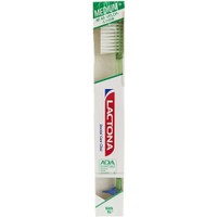 Lactona Natural Medium Nylon Μ40 4 Row Toothbrush 1 Τεμάχιο - Πράσινο - Οδοντόβουρτσα Μεσαίας Σκληρότητας με Τέσσερις Σειρές Νημάτων για Αποτελεσματικότερο Καθαρισμό