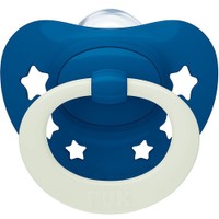 Nuk Signature Night Orthodontic Silicone Soother Μπλε 18-36m 1 Τεμάχιο, Κωδ 10739704 - Ορθοδοντική Πιπίλα Σιλικόνης που Λάμπει στο Σκοτάδι με Θήκη Μεταφοράς