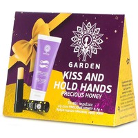 Garden Promo Kiss & Hold Hands Precious Honey Spf15 Protecting Lip Balm for Kids 5.20g & Rich Texture Hand Cream for Dry, Chapped Hands 30ml - Φροντίδα Χειλιών για Παιδιά, Χαμηλής Αντηλιακής Προστασίας με Πλούσια Γεύση Μέλι & Κρέμα Πλούσιας Υφής για Ξηρά, Σκασμένα Χέρια