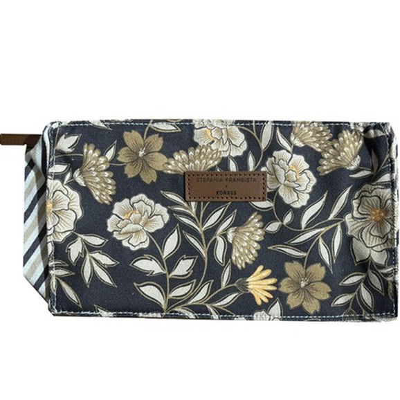Δώρο Korres Stefania Frangista Suncare Pouch 1 Τεμάχιο Δώρο Korres Stefania Frangista Suncare Pouch 1 Τεμάχιο