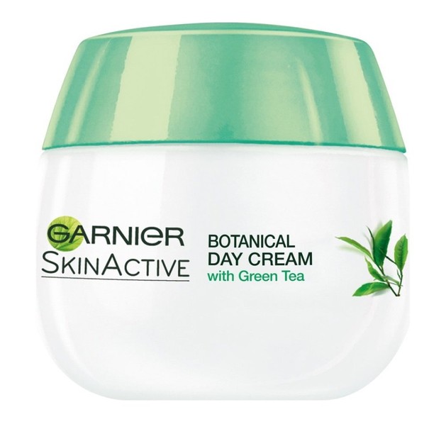 Garnier Botanicals Green Tea Hydrate & Matifying Day Cream 50ml Garnier Botanicals Green Tea Hydrate & Matifying Day Cream 50ml