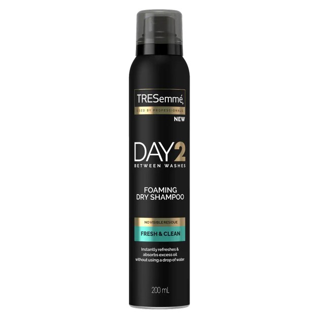 TRESemme Day 2 Foaming Dry Shampoo Ξηρό Σαμπουάν σε Μορφή Αφρού για Φρεσκάδα & Ζωντάνια 200ml TRESemme Day 2 Foaming Dry Shampoo Ξηρό Σαμπουάν σε Μορφή Αφρού για Φρεσκάδα & Ζωντάνια 200ml