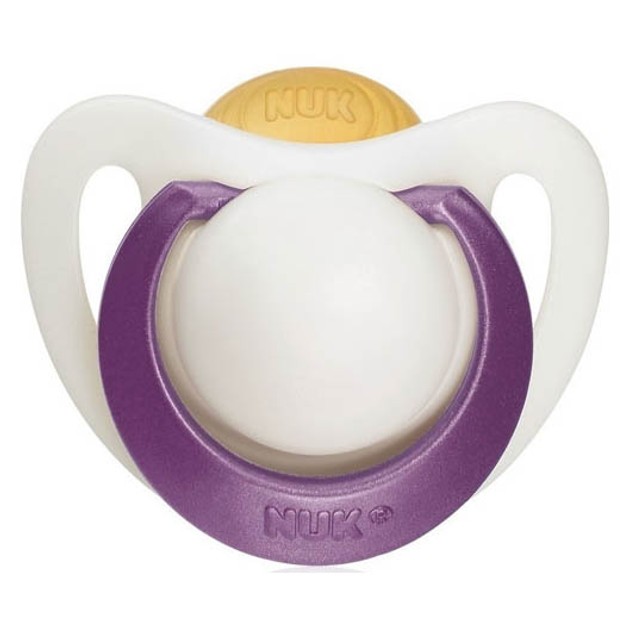 Nuk Genius Πιπίλα Καουτσούκ με Κρίκο 1τμχ Nuk Genius Πιπίλα Καουτσούκ με Κρίκο 1τμχ