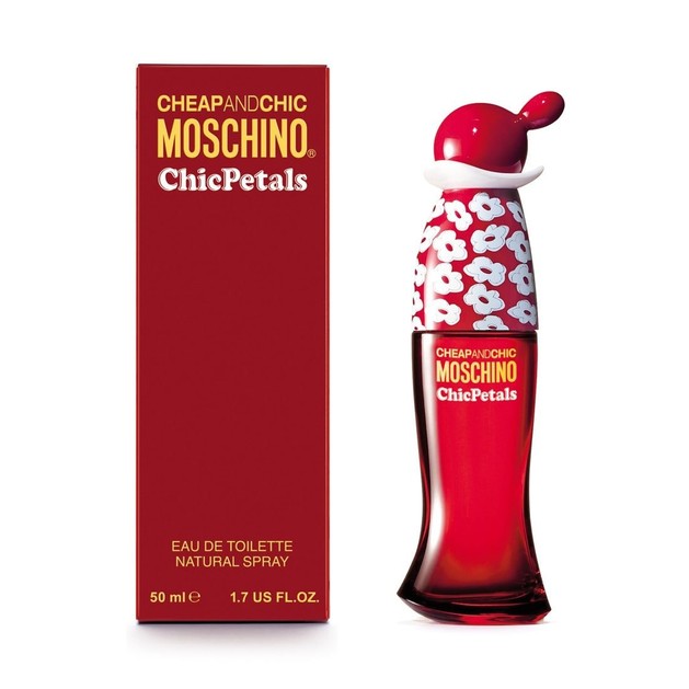 Moschino Cheap and Chic Petals eau de toilette 50ml Moschino Cheap and Chic Petals eau de toilette 50ml