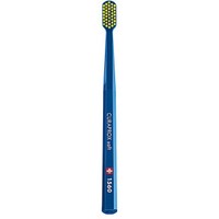 Curaprox CS 1560 Soft Toothbrush 1 Τεμάχιο - Σκούρο Μπλε / Κίτρινο - Χειροκίνητη Οδοντόβουρτσα με Μαλακές Ίνες για Βαθύ Καθαρισμό