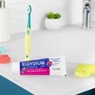 Elgydium Promo Kids Soft Toothbrush 2-6 Years 1 Τεμάχιο Ροζ / Φούξια & Toothpaste Red Berries 100ml (2x50ml)