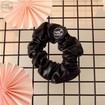 Invisibobble Sprunchie Holy Cow That\'s not Leather Λαστιχάκι Μαλλιών με Δερμάτινη Υφή 1 Τεμάχιο Invisibobble Sprunchie Holy Cow That\'s not Leather Λαστιχάκι Μαλλιών με Δερμάτινη Υφή 1 Τεμάχιο
