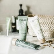 Caudalie Moisturizing Mask Хидратираща маска за лице с успокояващ и подхранващ ефект, за всички типове кожа 75ml Caudalie Moisturizing Mask Хидратираща маска за лице с успокояващ и подхранващ ефект, за всички типове кожа 75ml